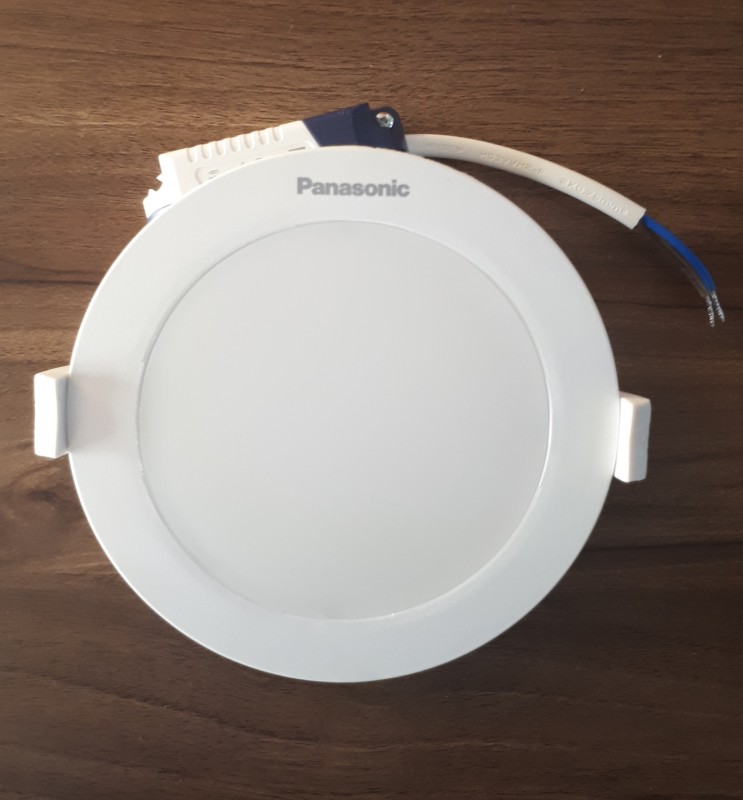 Đèn Downlight âm trần 6W panasonic NNP71278 Ánh sáng trắng