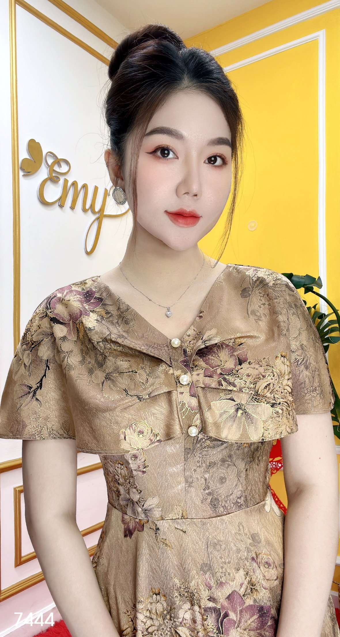 Đầm EMY EM7444 Xoè Lụa Vân Pháp LVP Vai Choàng