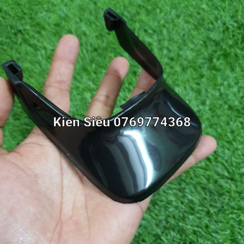 Chắn bùn sau xe cub 82-84-DD ( nhựa đen bóng dẻo)