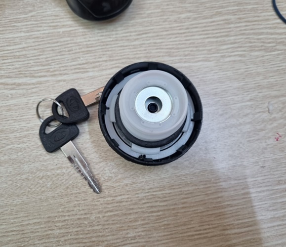 Nắp bình xăng Dongben 870kg, sym t880