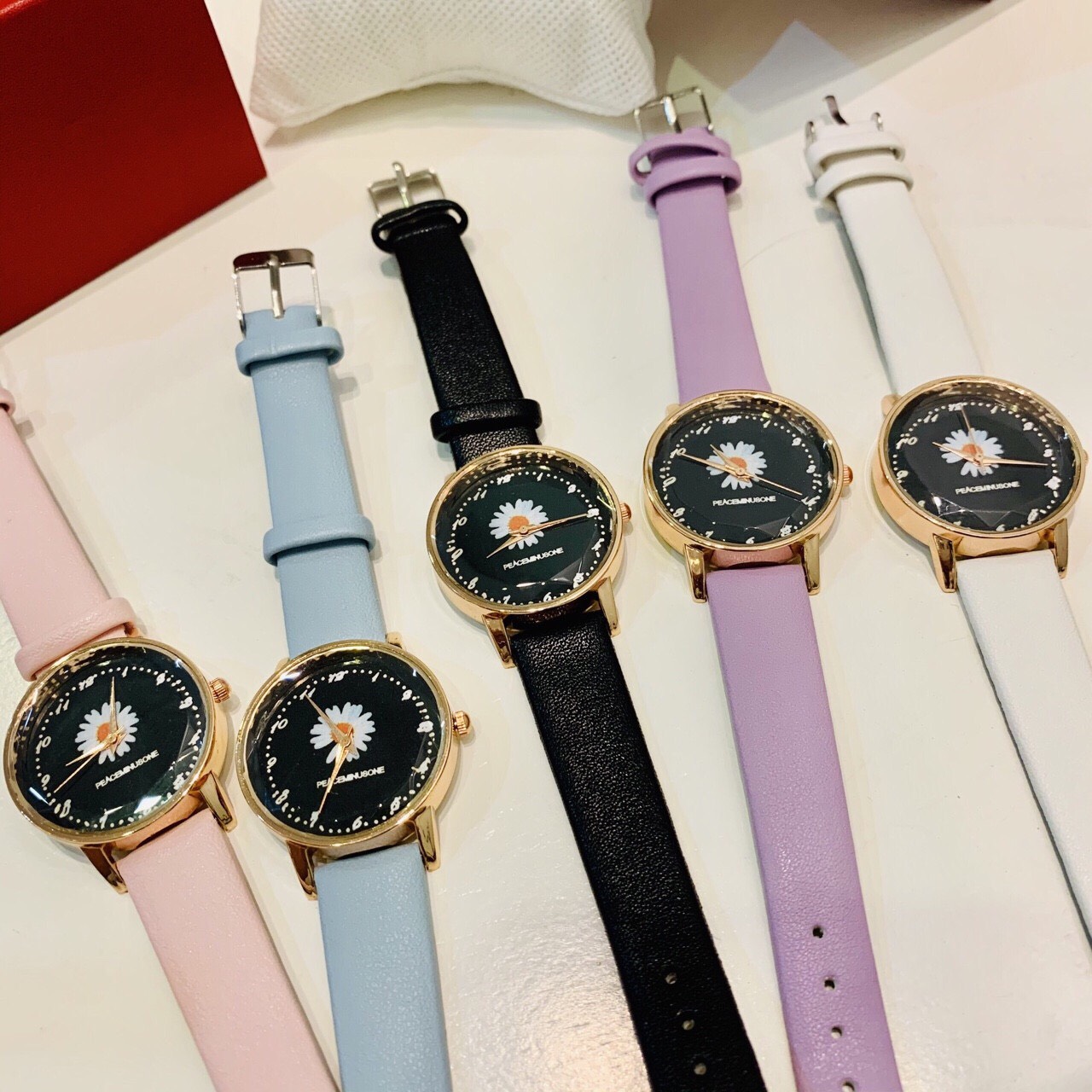 Đồng hồ thời trang nữ Candycat hoa cúc MS120 dây da mặt đen