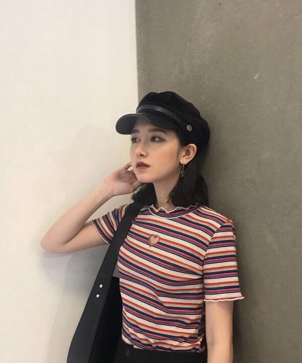Áo crop top sọc ngang Cut out tim