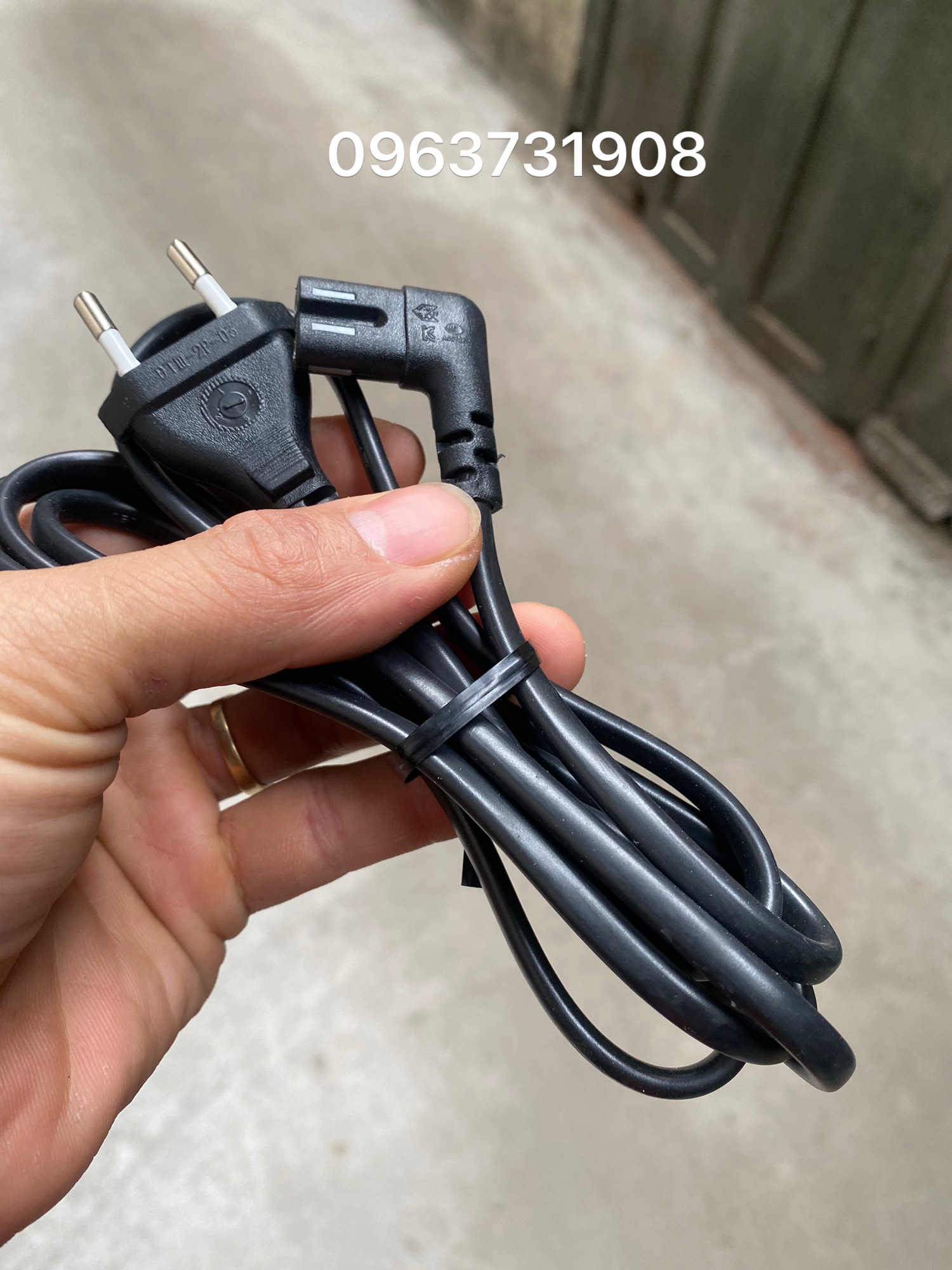 Dây cap nguồn số 8 cho tivi Panasonic