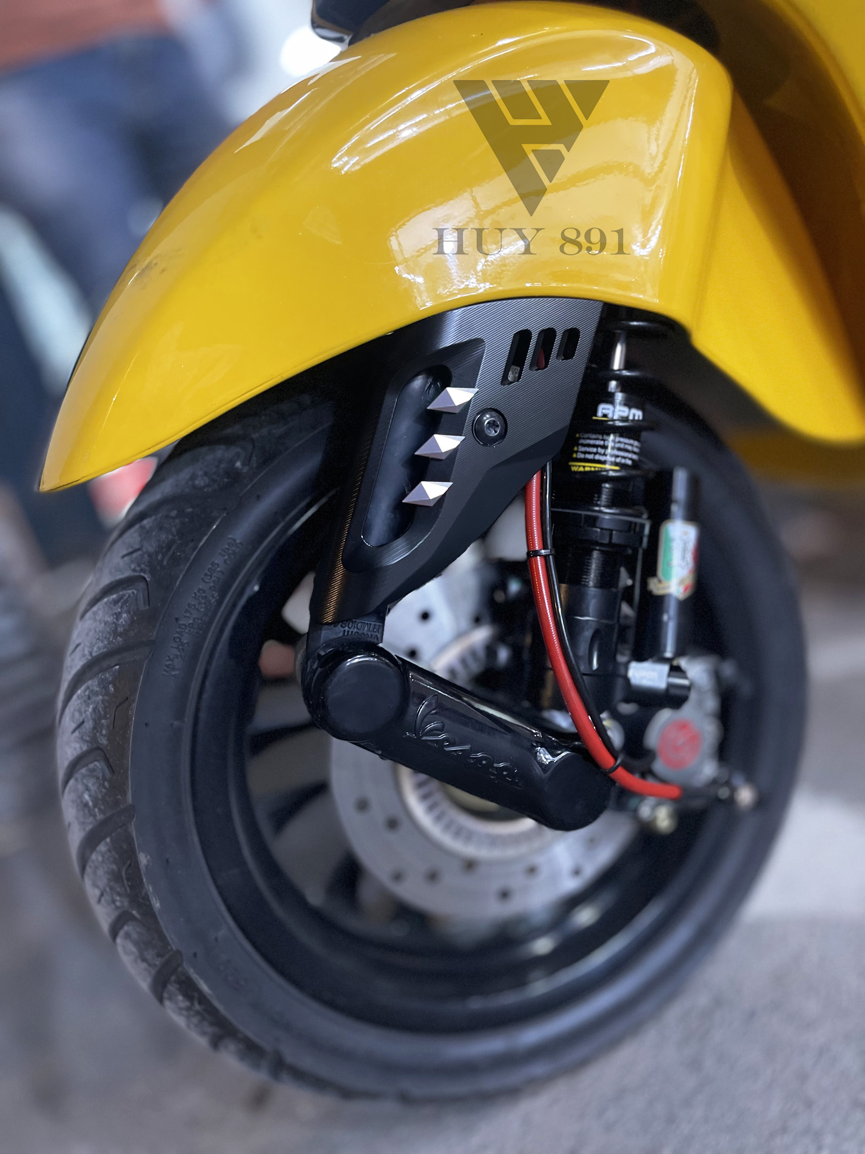 Che phuộc kiểu dáng JS dành cho xe Vespa Sprint các đời