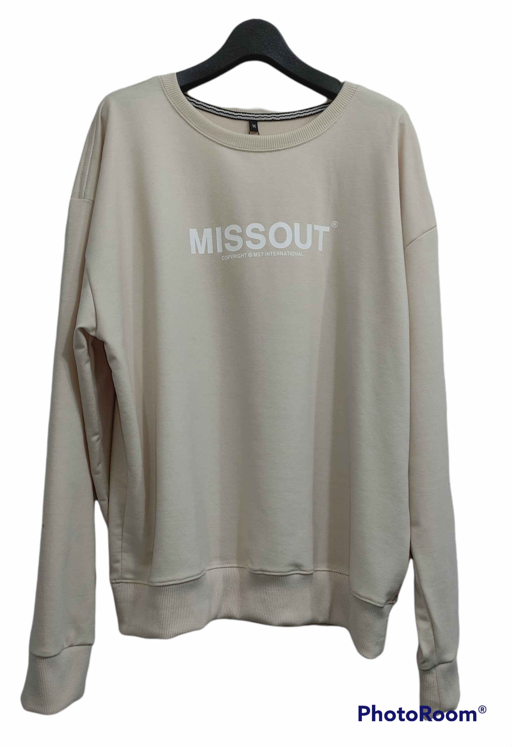 - Áo Sweater Missout.