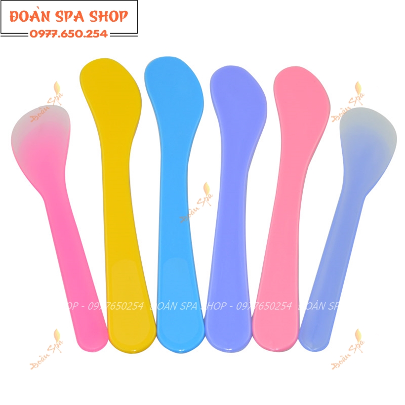 Thìa nhựa đắp mặt nạ dùng trong spa