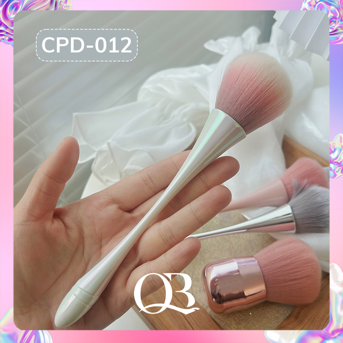 Cọ phủi bụi nail cán dài thiết kế sang trọng đẹp mắt phủi sạch bụi sau khi dũa hoặc phá móng gel