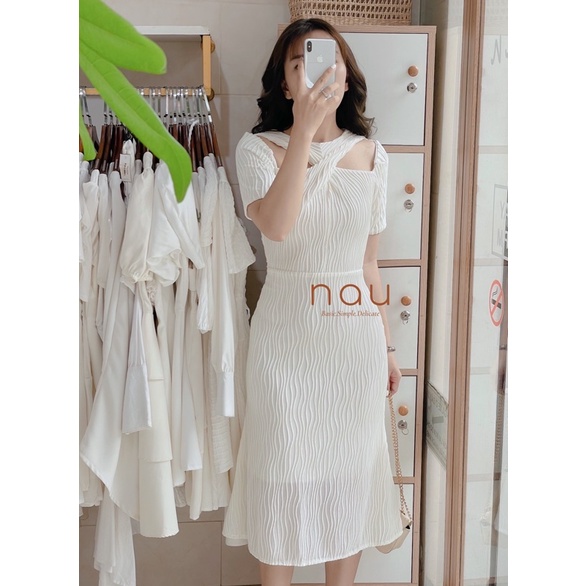 Đầm đi tiệc cổ chéo vải gân sợi
