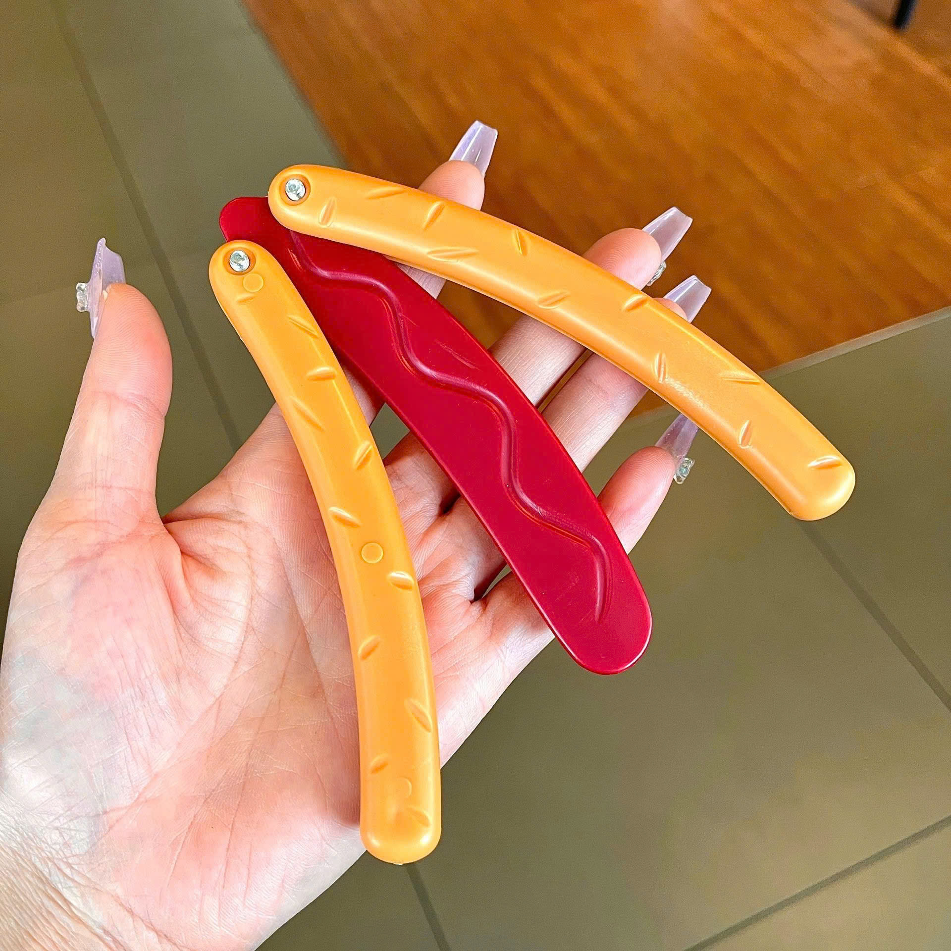Đồ chơi Balisong hình quả chuối mới nhất 2023