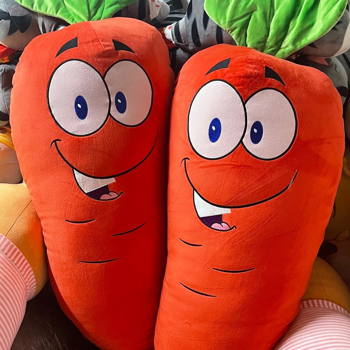 Gấu bông Cà rốt ôm