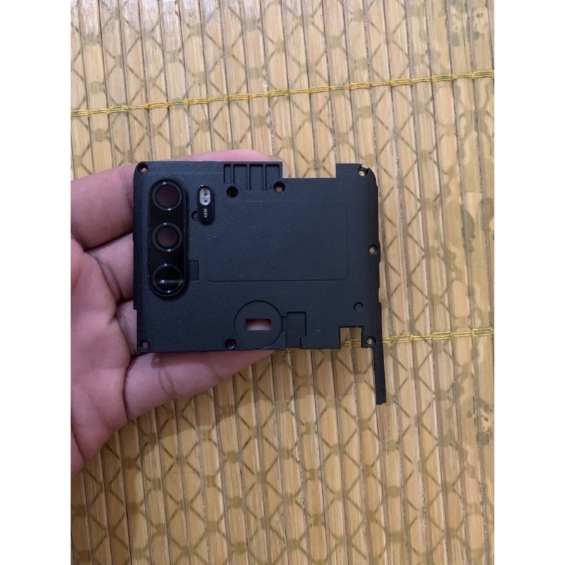 Nắp đậy main có kính camera zin bóc máy VSMART Active 3
