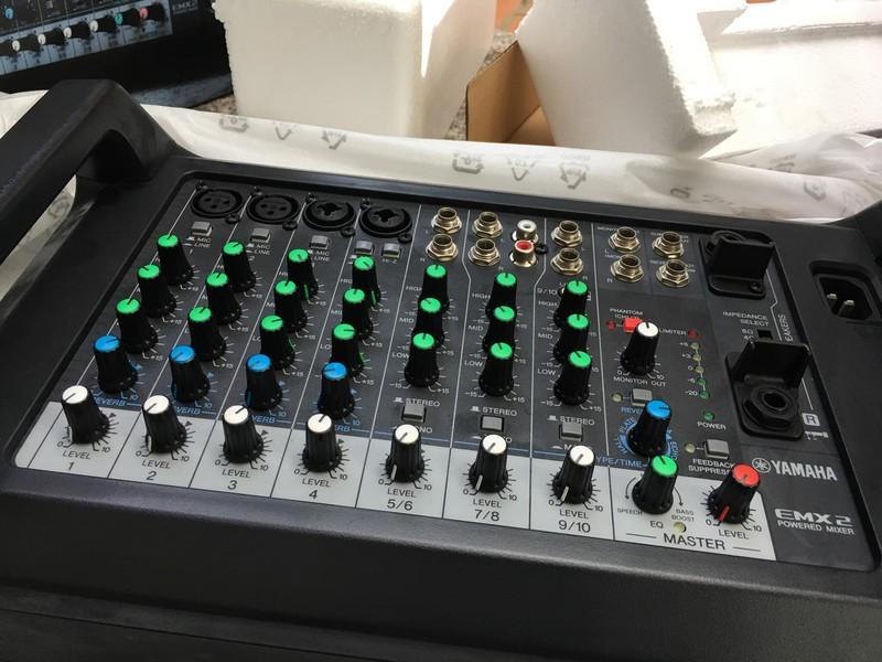 Mixer Yamaha EMX-2