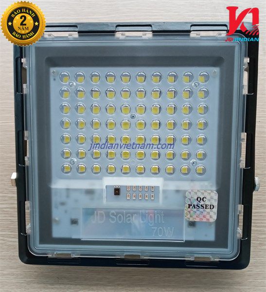 Đèn pha LED năng lượng Mặt Trời 70W JD-770