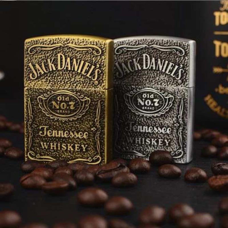 {SALE CỰC KHỦNG} Bật lửa Zippo Jack Daniel's Label Brass Emblem Pocket Lighter Dùng Xăng Đá