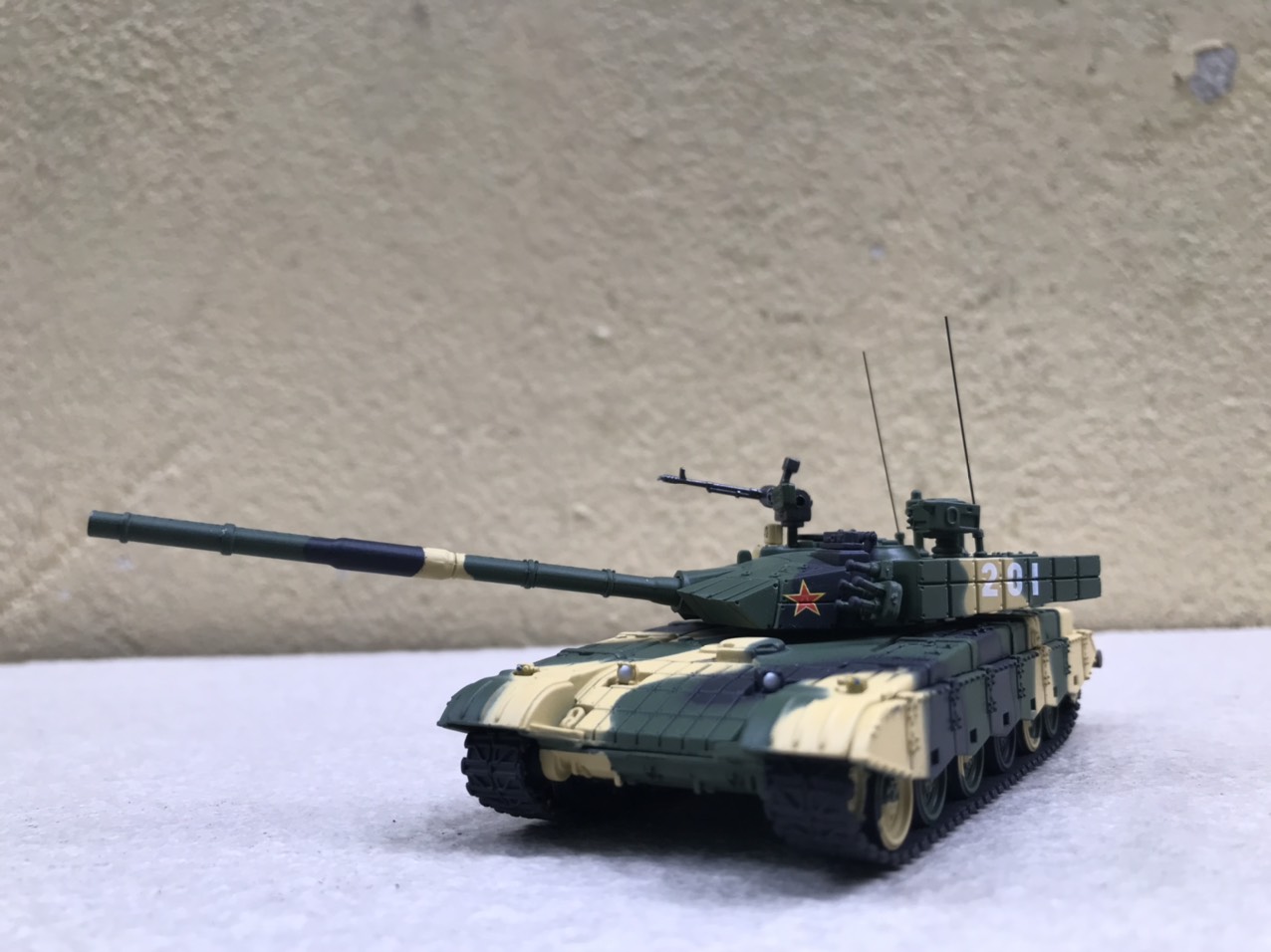 Mô hình Quân sự xe TANK T-99 1:72