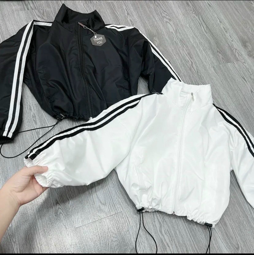 Áo dù croptop kiểu dáng cá tính sành điệu.tp
