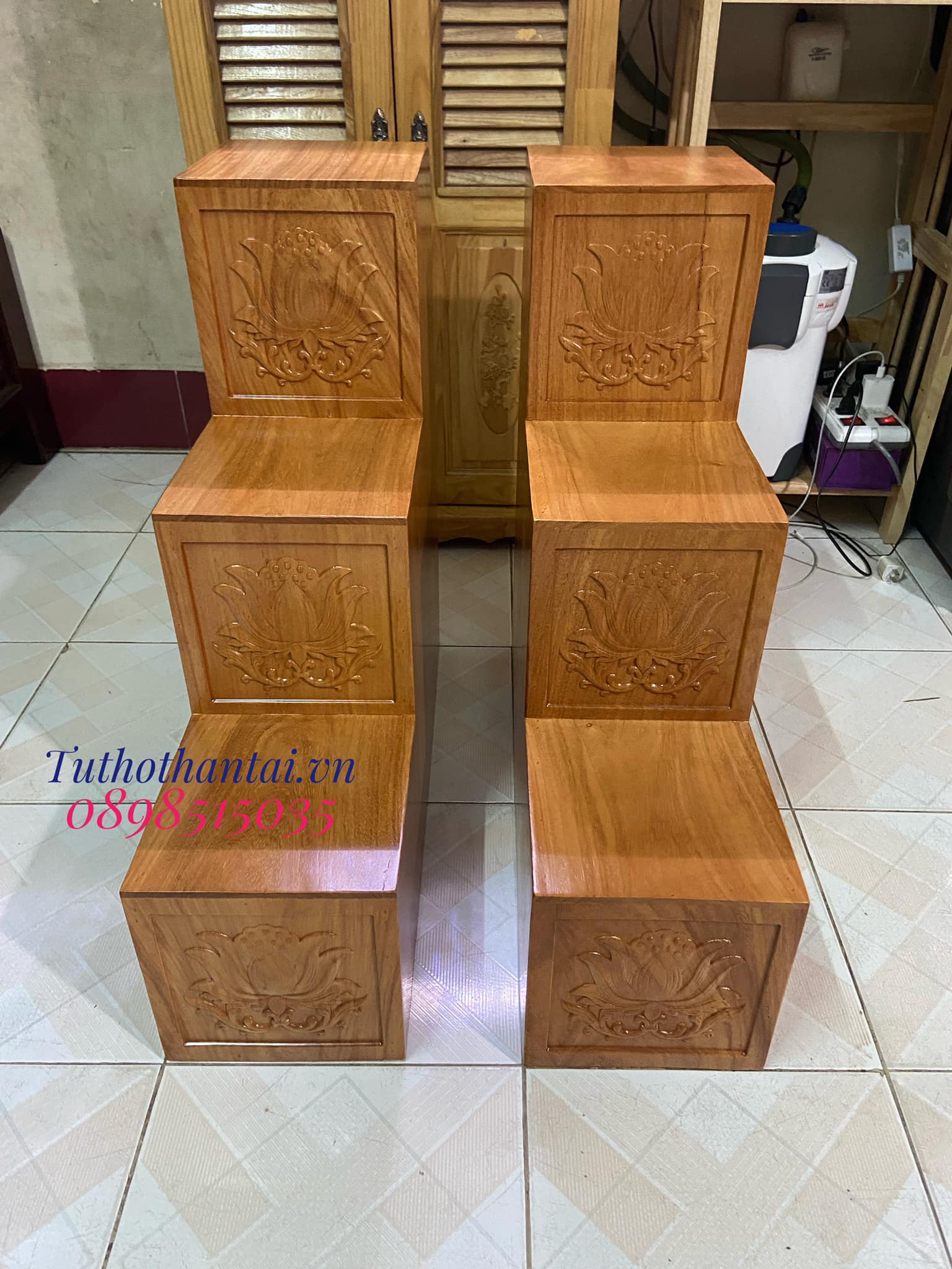Bục tam cấp Hoa Sen bàn thờ thần tài ( Hàng cao cấp loại 1 )