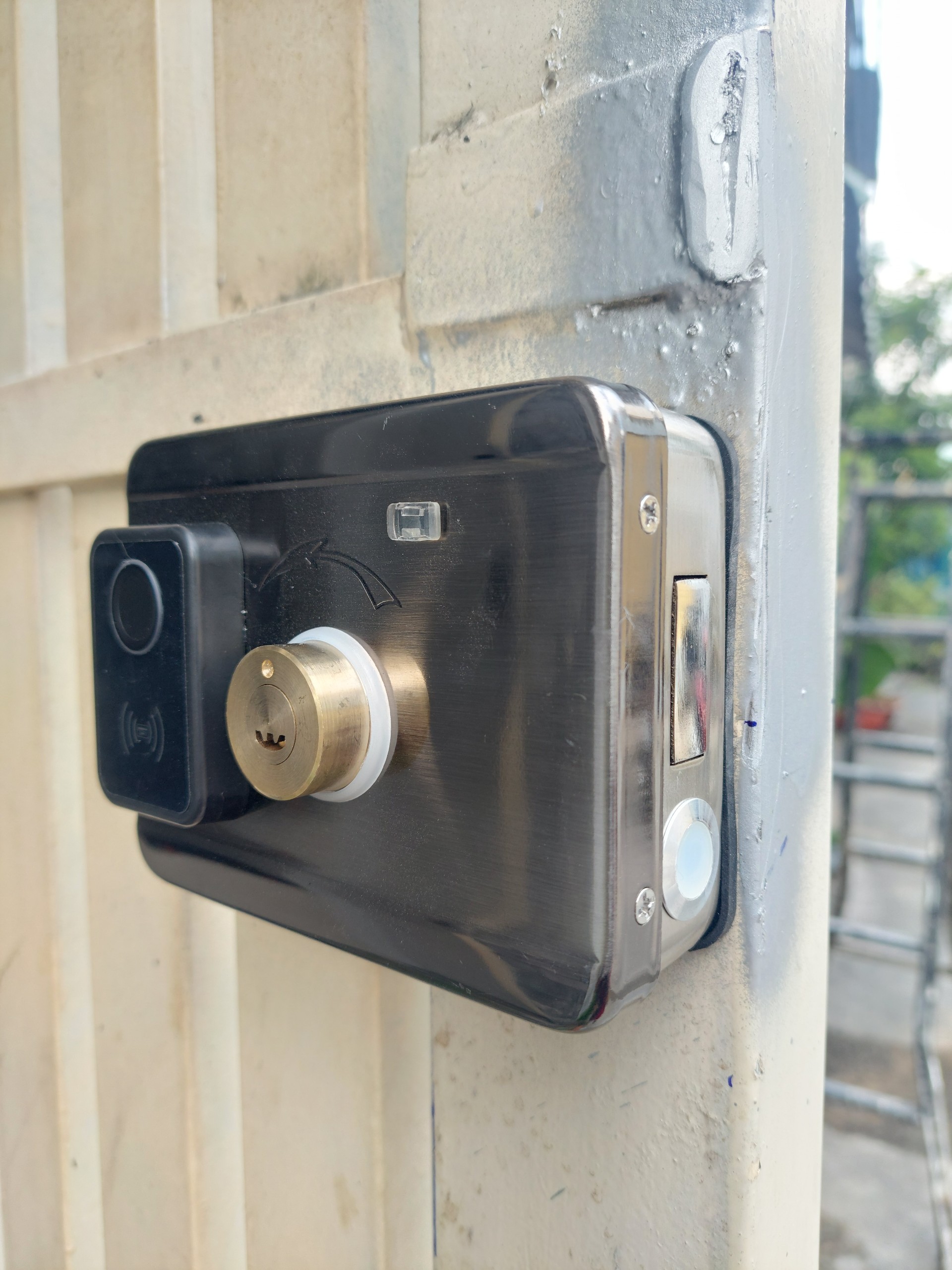Khóa cổng sắt chống nước vân tay DÙNG APP TTLOCK