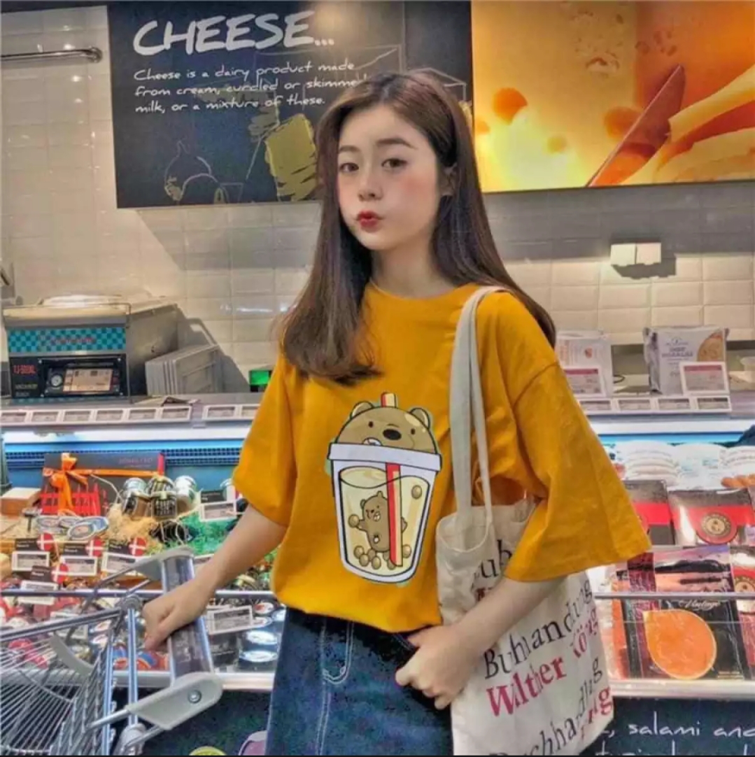 [HCM]Áo Thun Nam Nữ Form Rộng Hàn Quốc In Trà Sữa Thân Trước Độc Đẹp Vải Dày Mịn Thoáng Mát Thiết Kế Thời Trang Kiểu Dáng Năng Động Trẻ Trung ( Vàng )