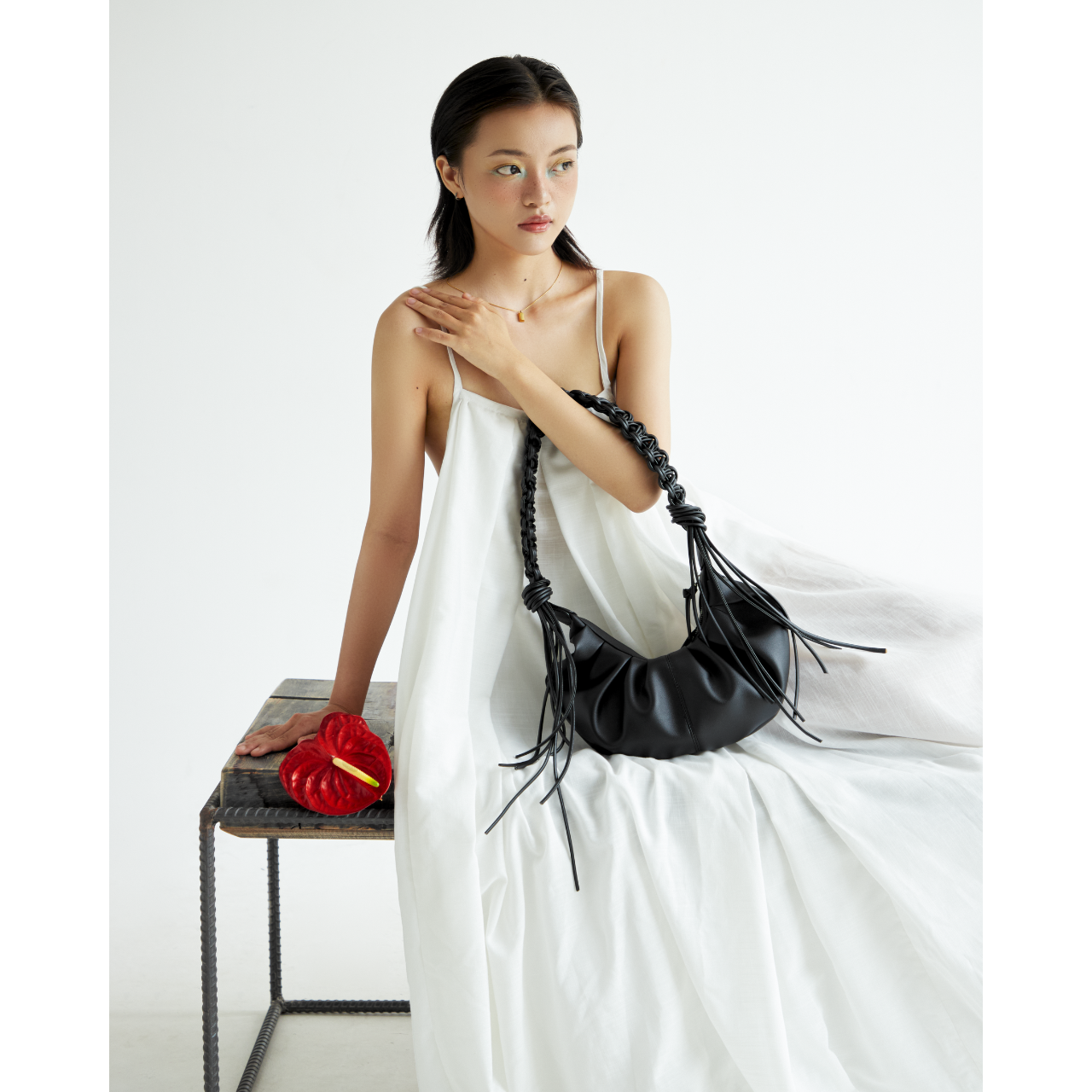 Ther Gab Clamshell Bag (Black)
