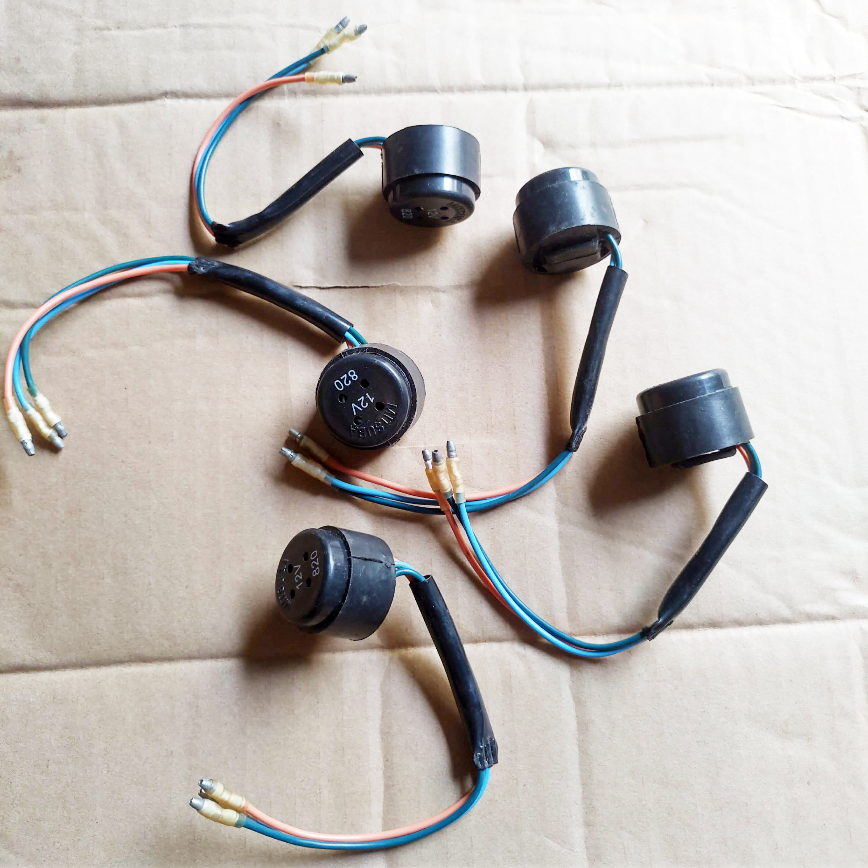 cục chớp còi xi nhan xe máy