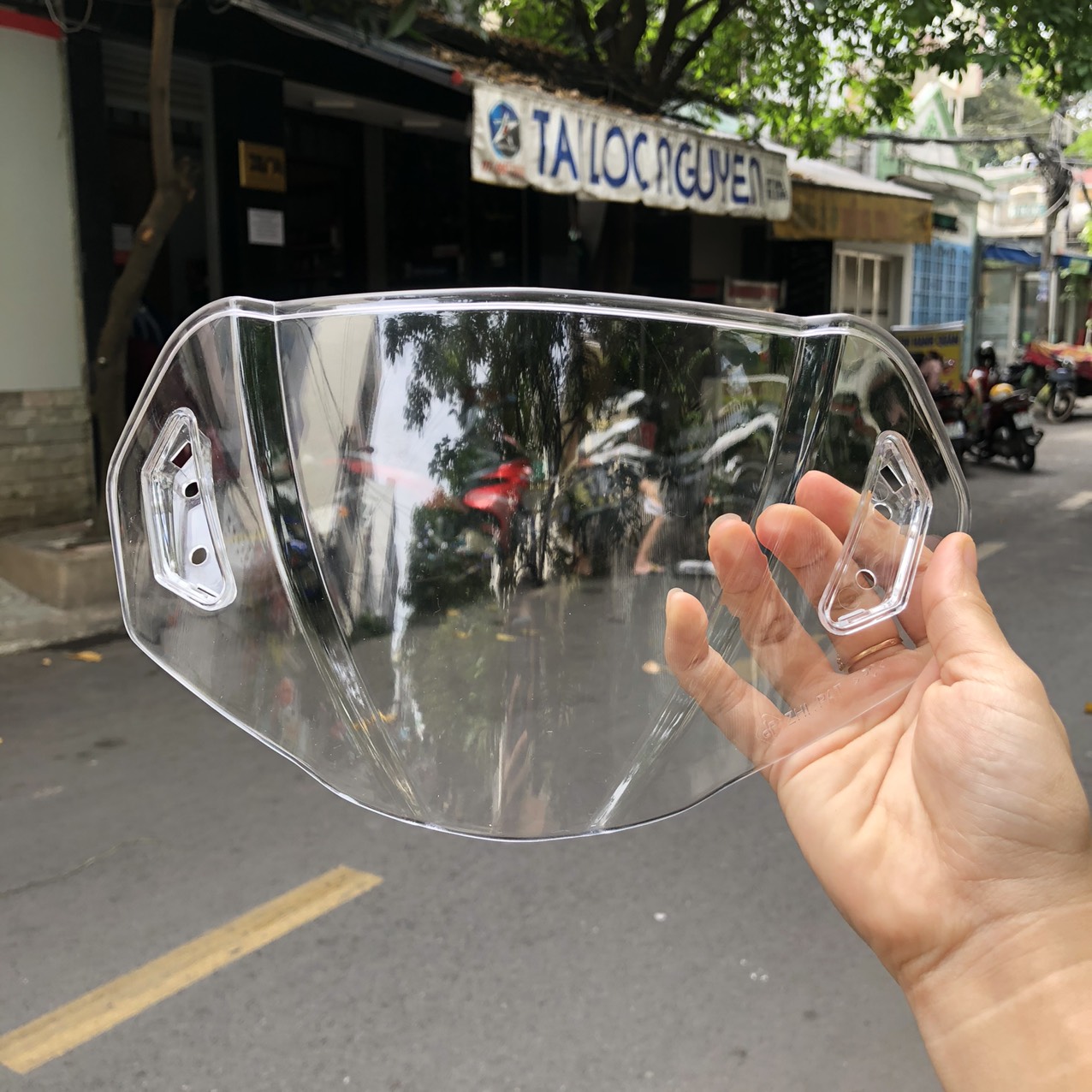 KÍNH CHẮN GIÓ ZHIPAT ĐẦU ĐÈN EX2010 4S