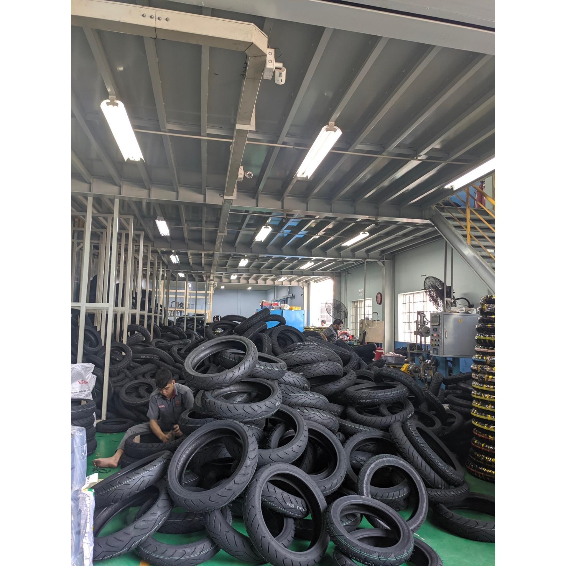 Lốp không săm 100/90-18 - Hàng xuất khẩu