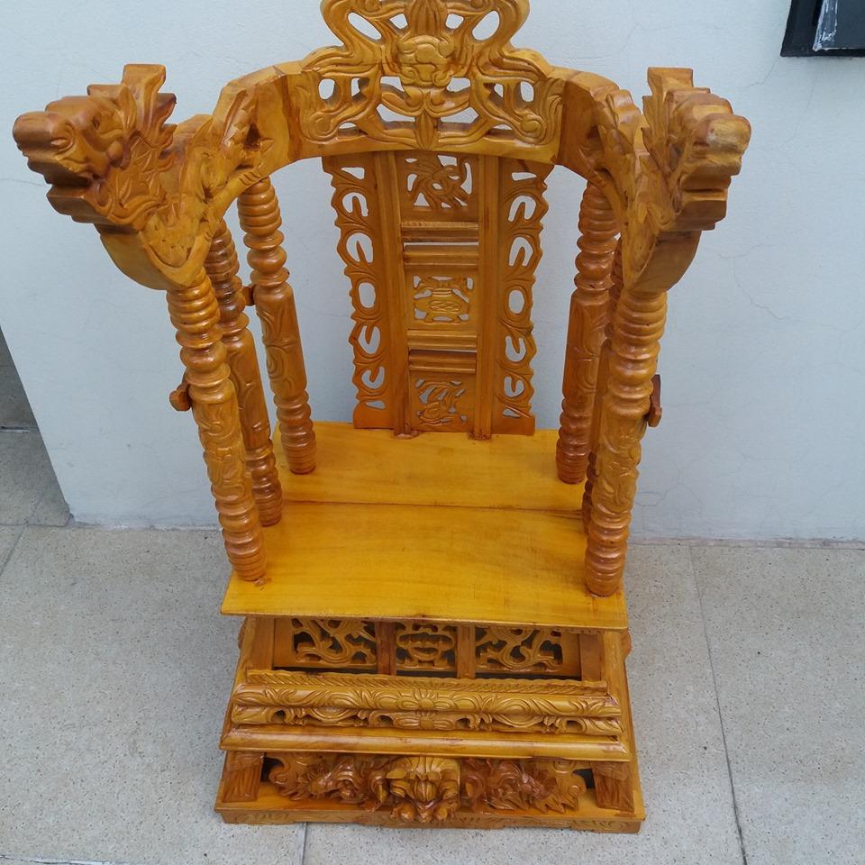 ngai thờ gỗ mít  kích thước cao 81cm mặt 35cmx48cm