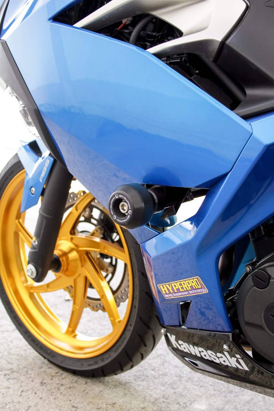 [HCM][Chính hãng] Chống đổ giữa REVOLUTION NINJA400