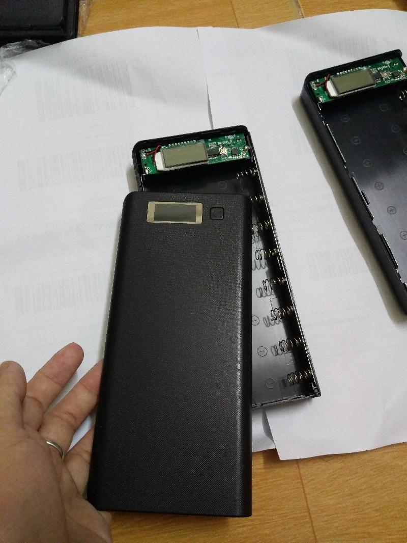 BOX SAC DỰ PHÒNG 8 CELL PIN  LCD( Không kèm pin)