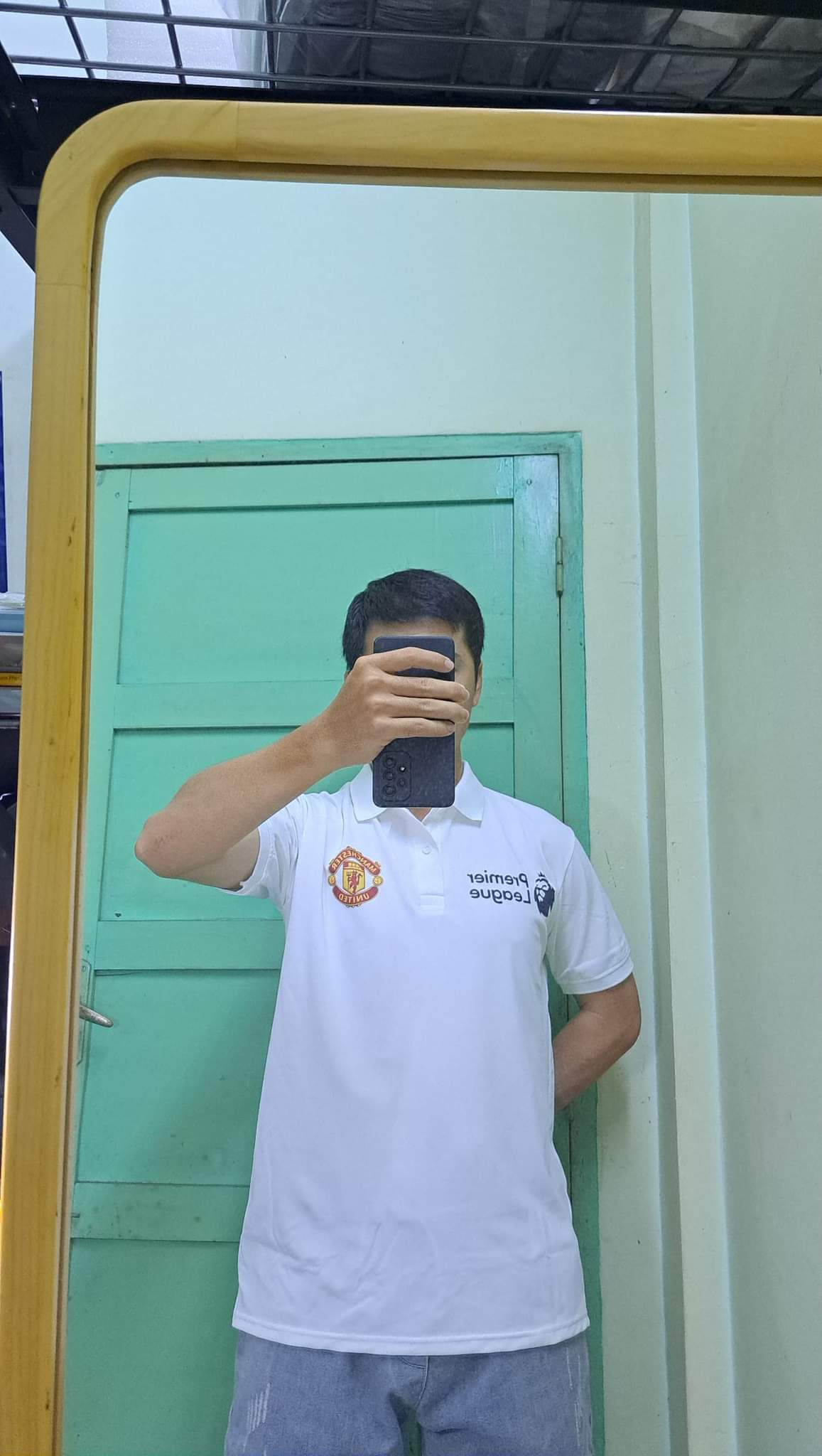 áo thun Manchester United 2022