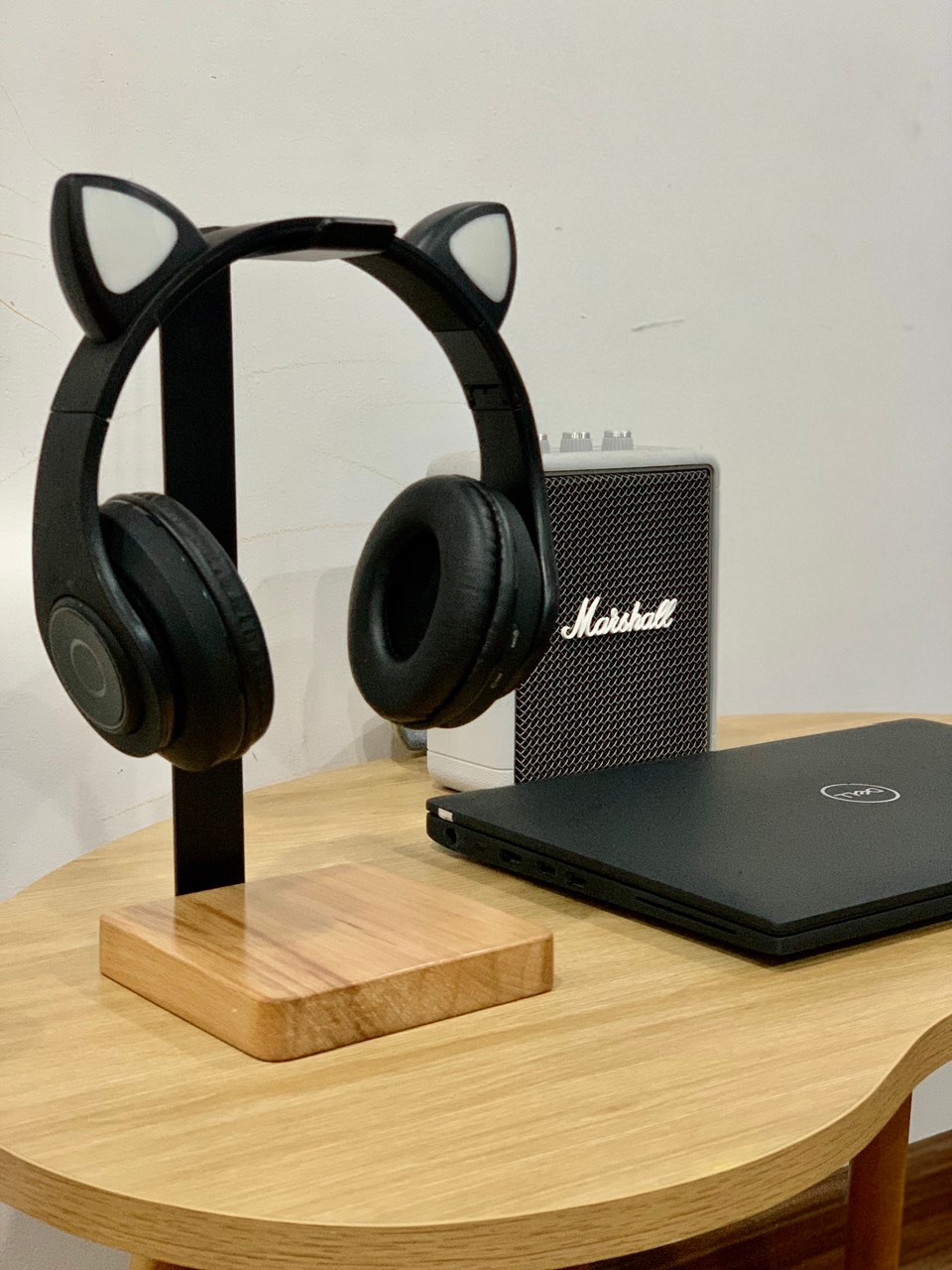 Giá để tai nghe, giá treo tai nghe headphone thân kim loại đế gỗ tự nhiên