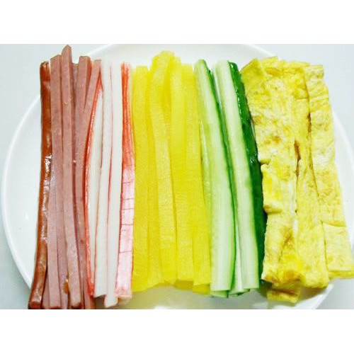 Củ cải vàng cắt dài sẵn Hàn Quốc 400gr