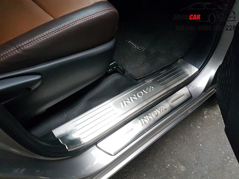 ỐP BẬC TRONG TOYOTA INNOVA 2017- 2019