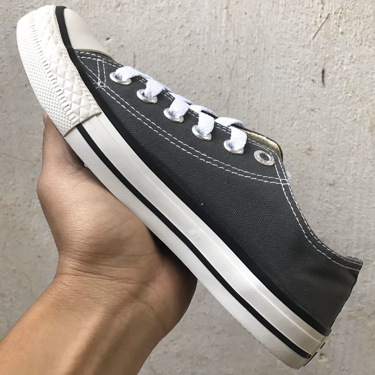 Giày Thời Trang Converse Nam Nữ Màu Xám Thấp Cổ