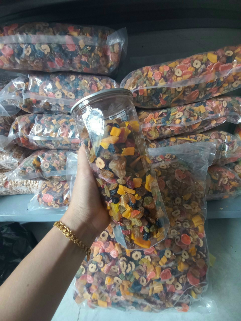 TRÁI CÂY MIX SẤY XÍ MUỘI (ĂN KIÊNG ĐƯỢC)