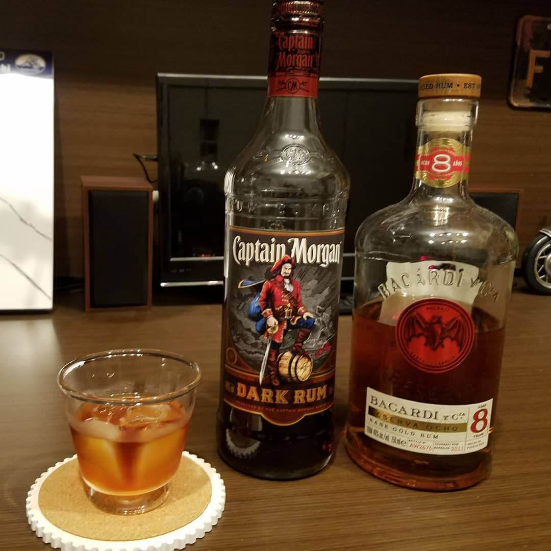 Rum nền CAPTAIN MORGAN DARK RUM rum pha chế cocktail