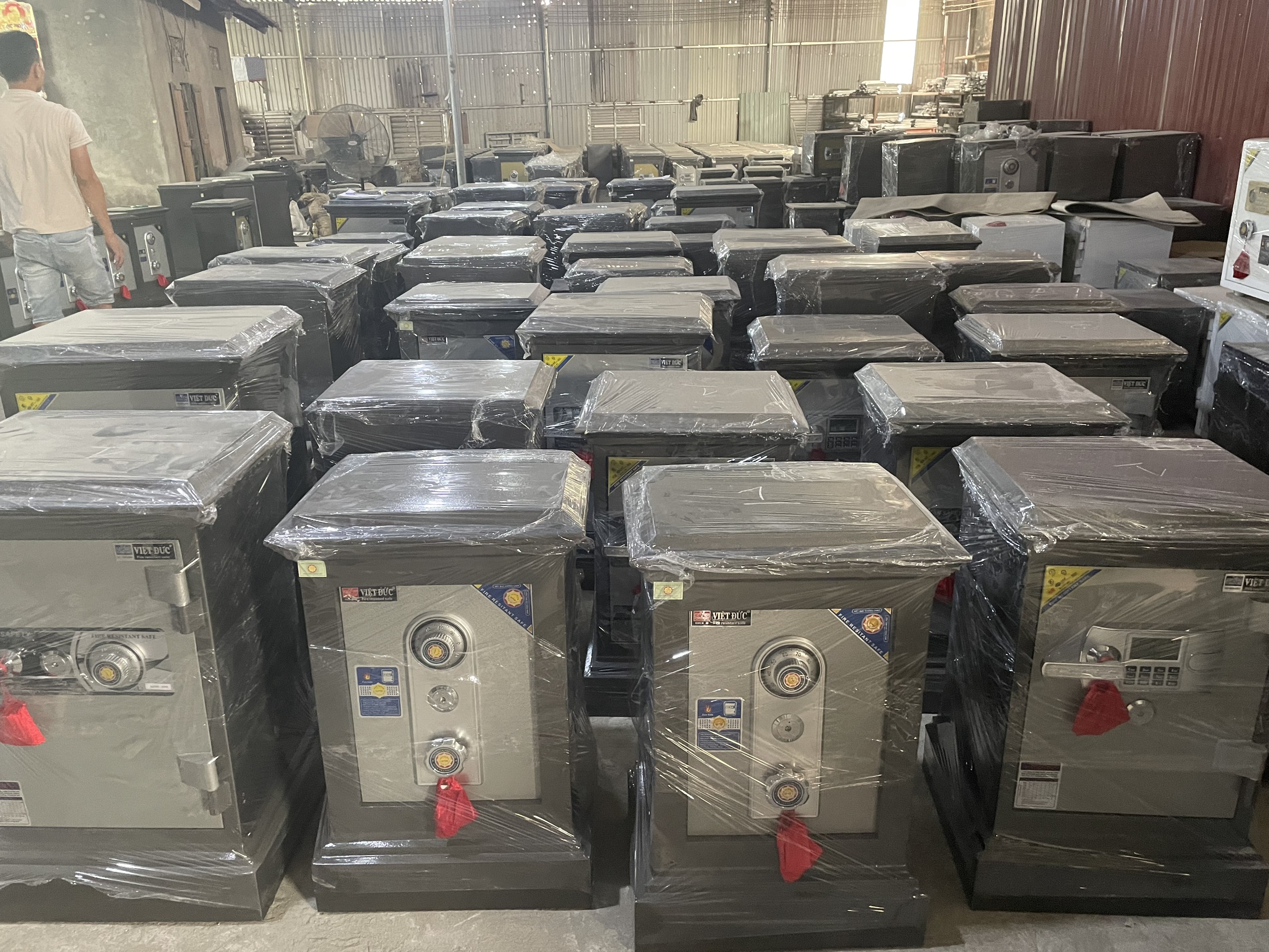 Két Việt Tiệp Khóa Cơ Giá Rẻ KC35