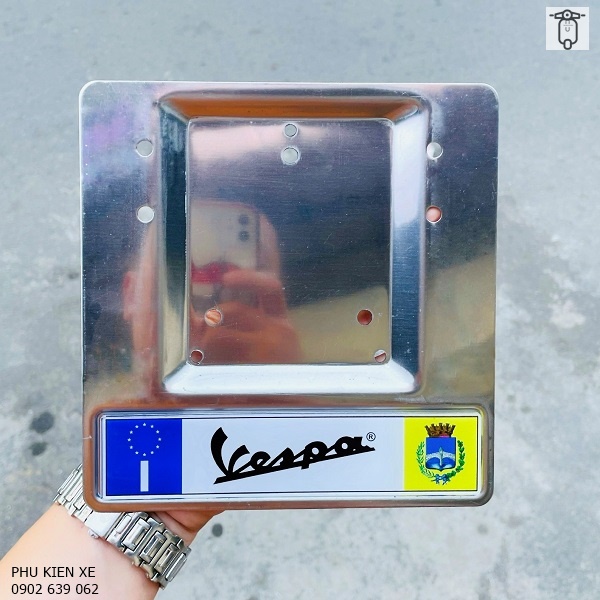 Đế Biển Số Inox Vespa Cờ ý