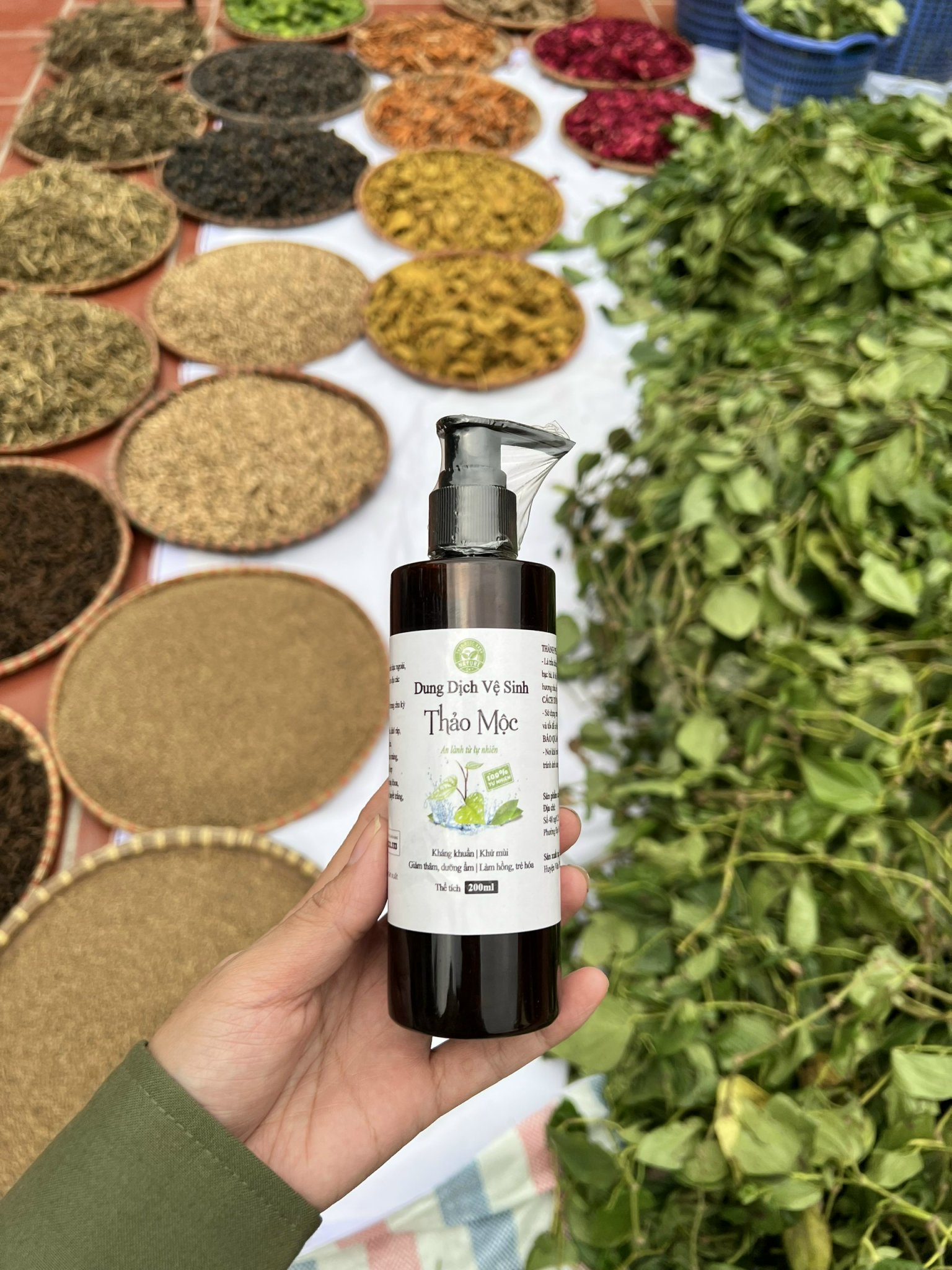 Dung dịch vệ sinh phụ nữ thảo dược an lành