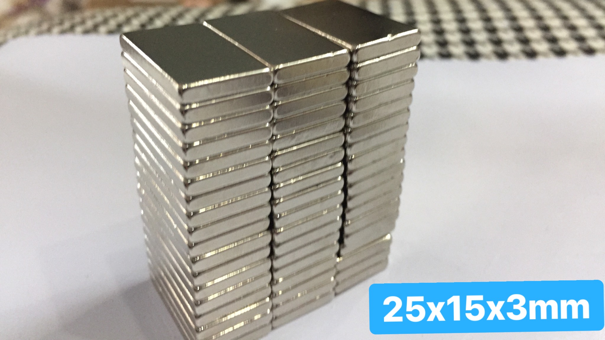 Bộ 10 viên Nam châm đất hiếm 25x15x3mm