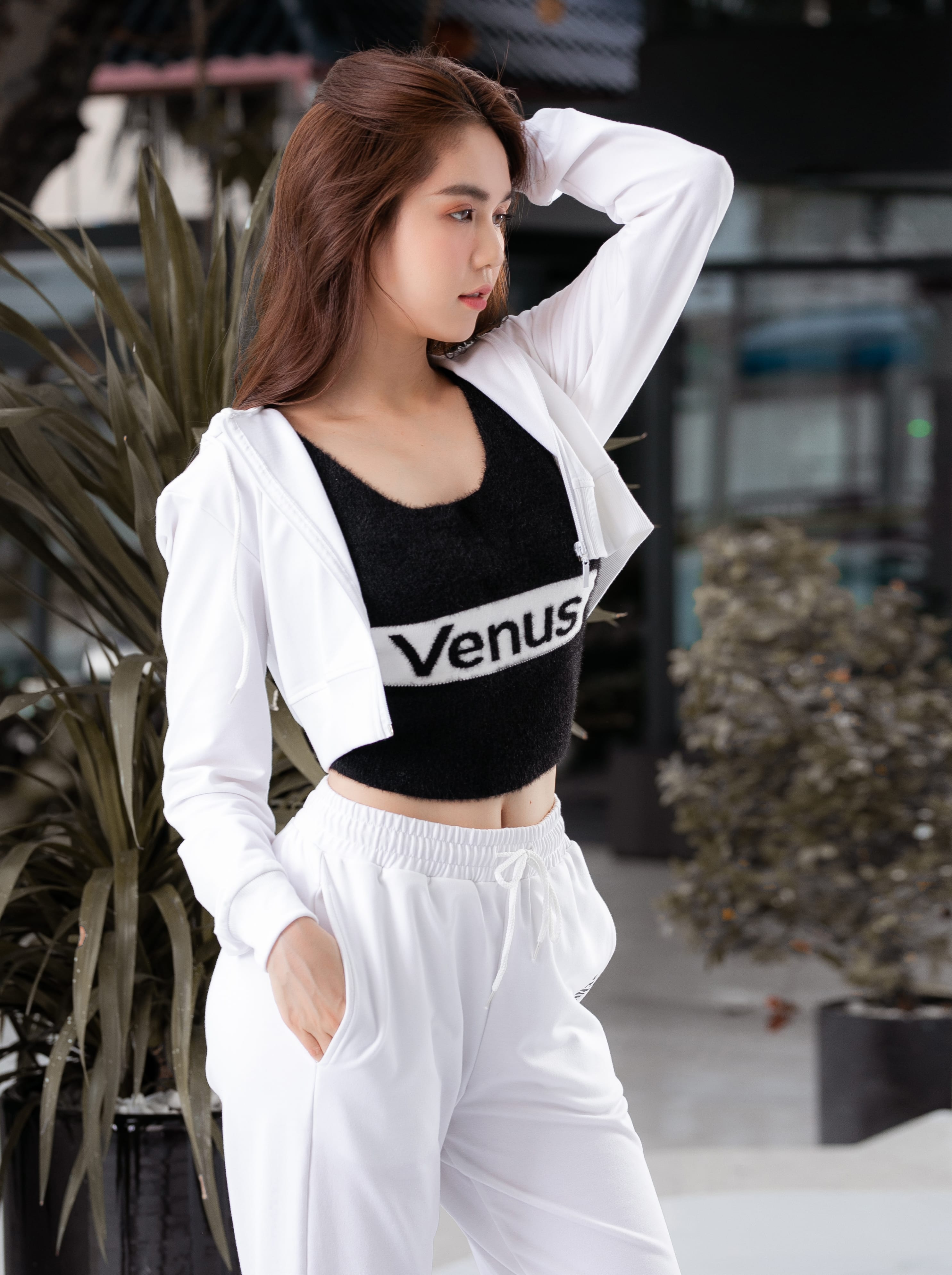 Áo sát nách len lông chữ trước ngực