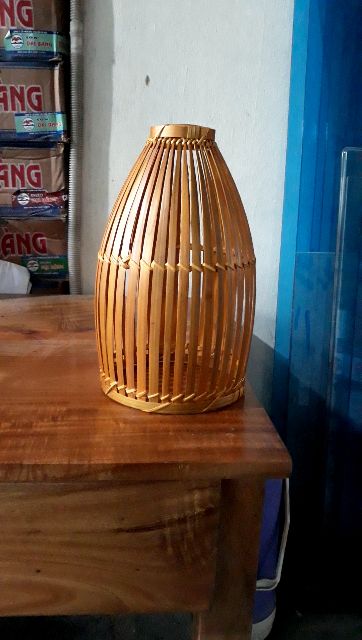 Đèn nơm tre