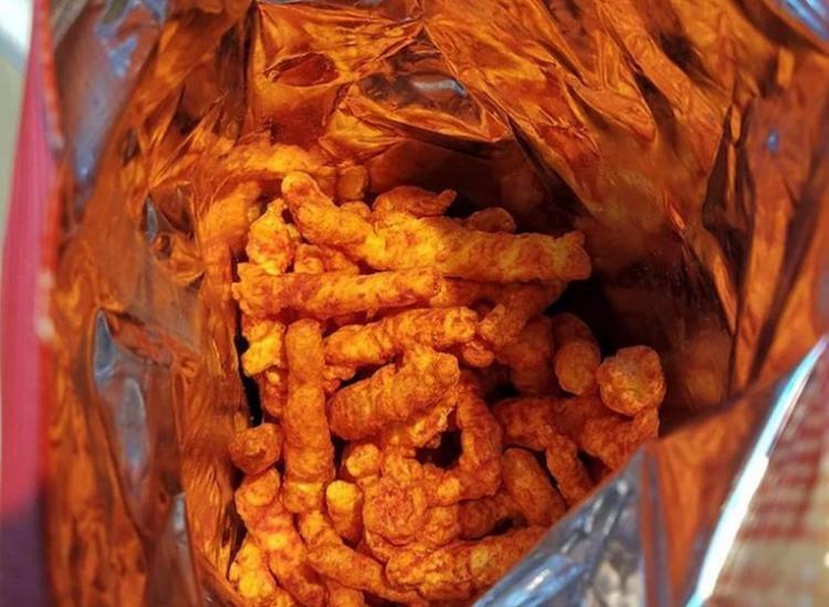 Bánh Snack Cheesetos Crunchy 226g