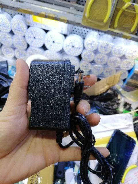 1c nguồn adapter 12v 2a