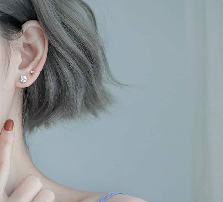 1 chiếc nụ tai bạc đá trắng cỡ 4mm