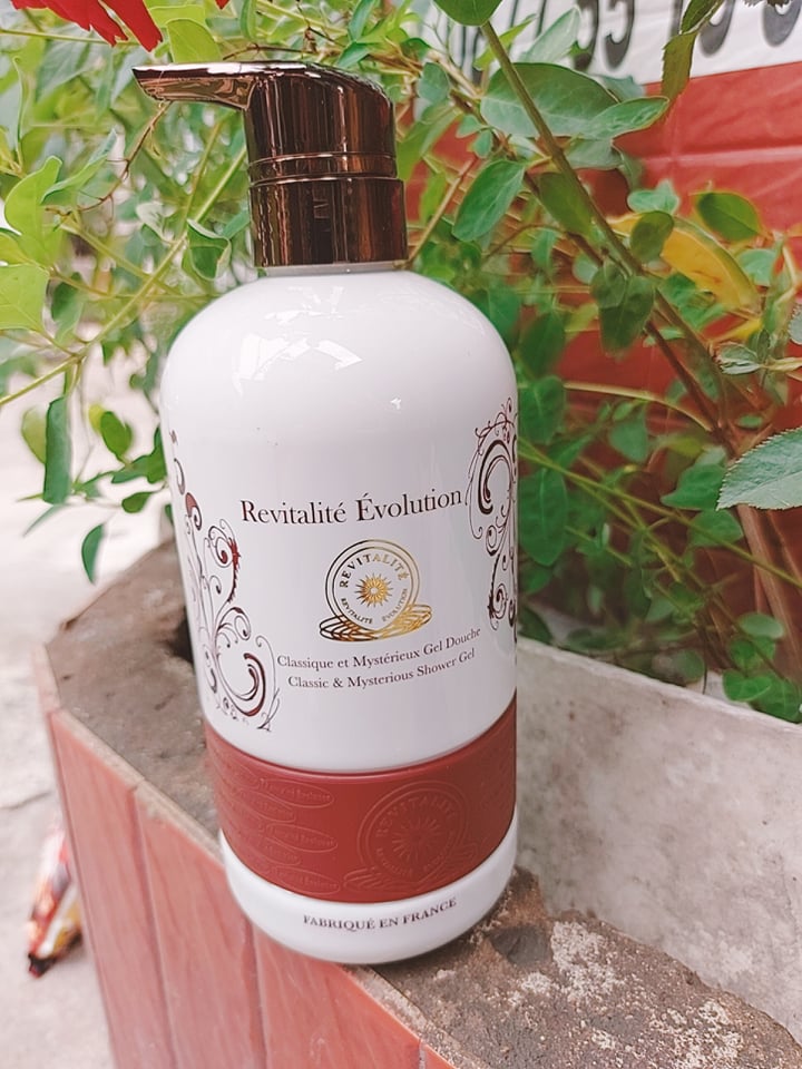 Sữa tắm nước hoa Revitalite Evolution Pháp 800ml