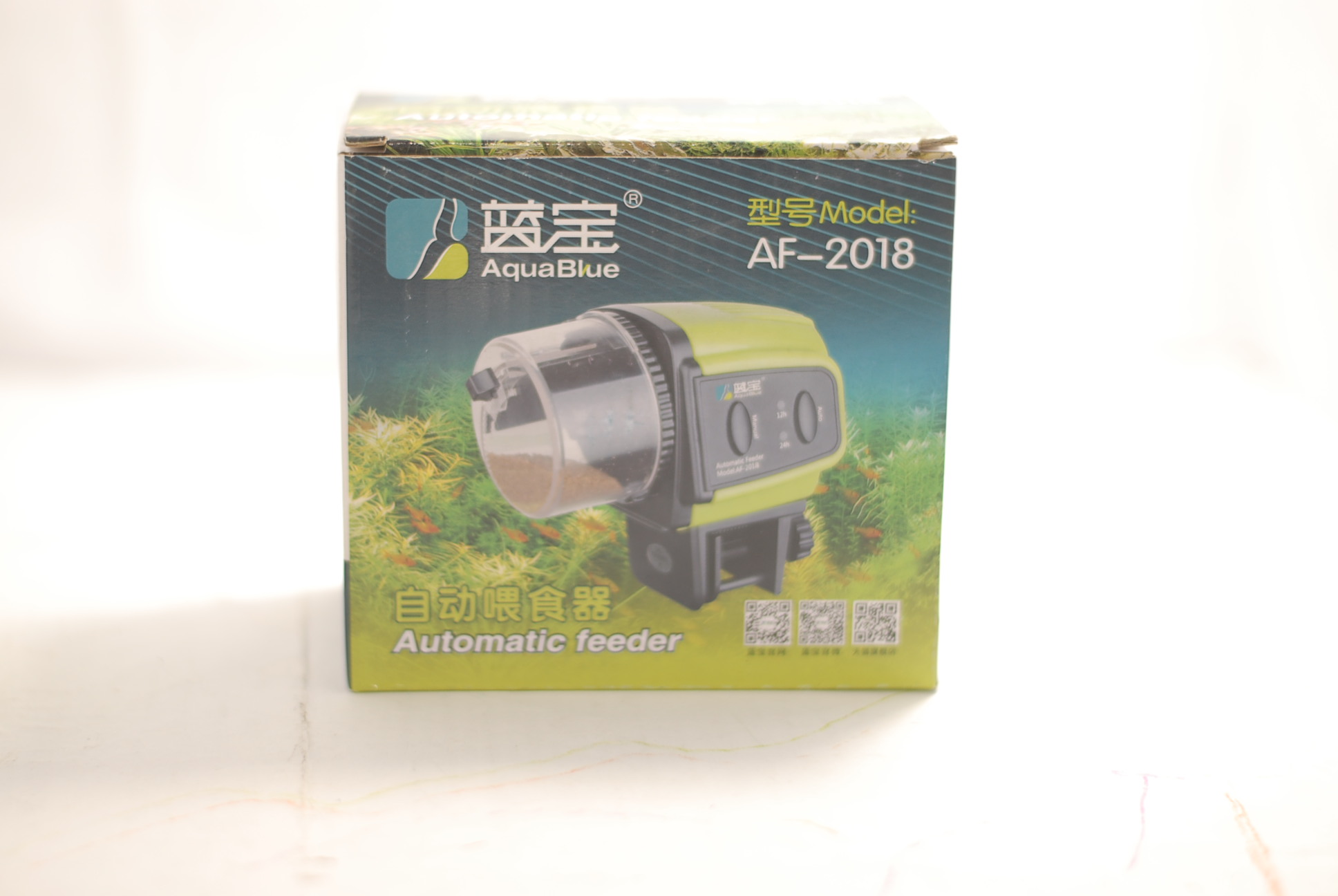 Máy cho cá ăn tự động