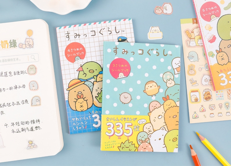 Cuốn 335 miếng sticker mẫu gia đình sumikko đáng yêu