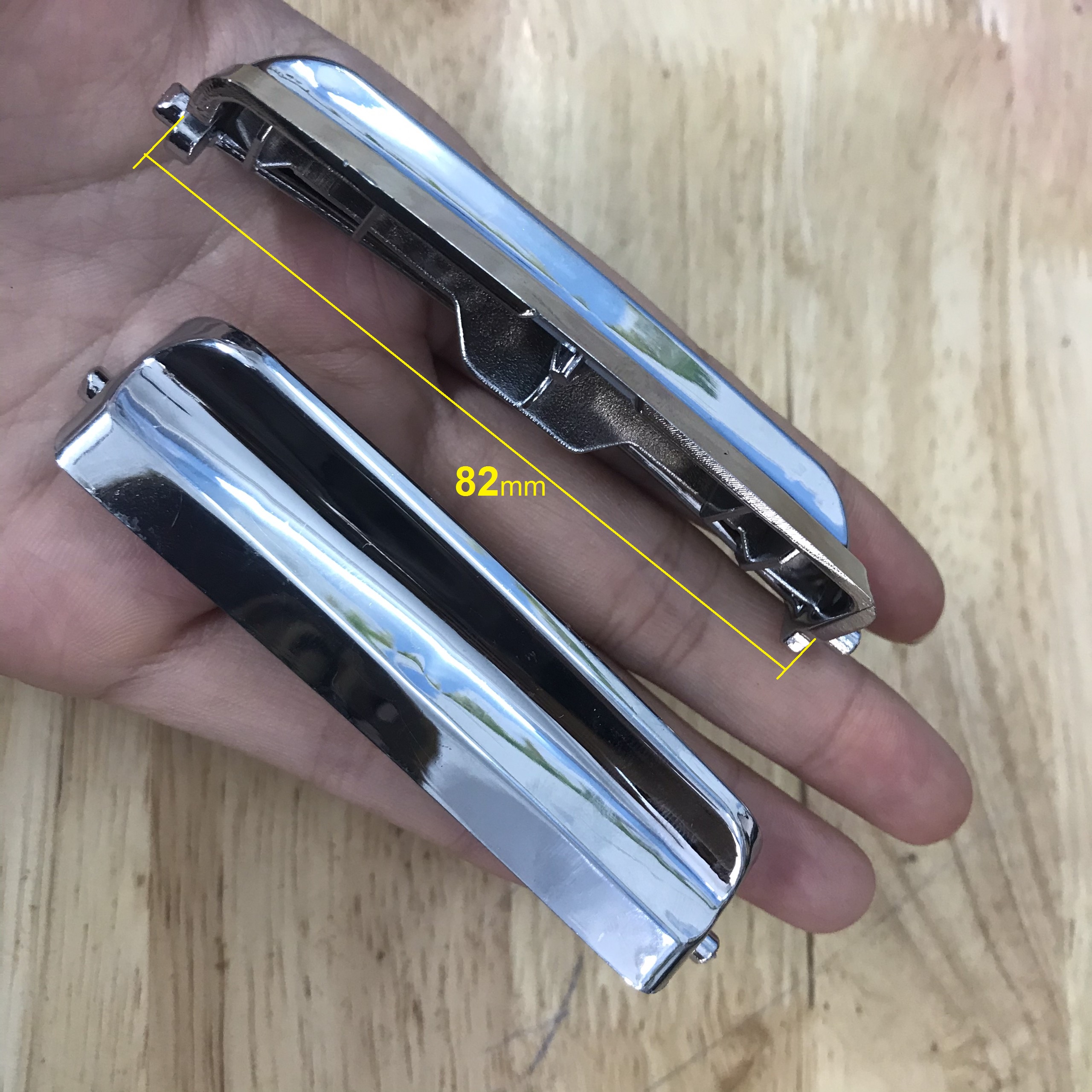 Lẫy Khóa Nắp Nồi Cơm Điện Panasonic SR-DE183 / DE153 / DE103 / SR-DG183 / DG153 / DG103
